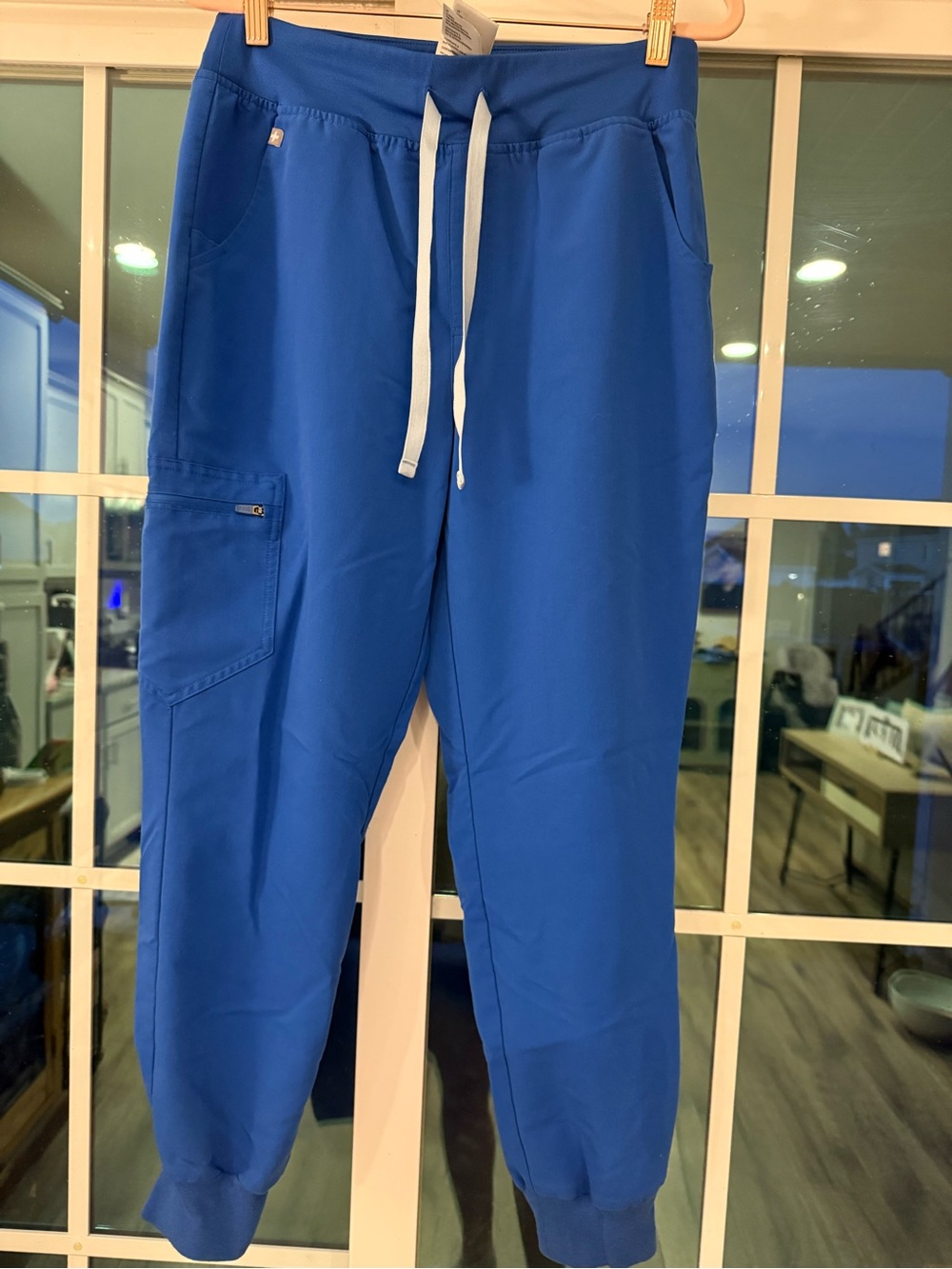 Figs Women’s Scrub Set in Bright Blue - Picture 2 of 5